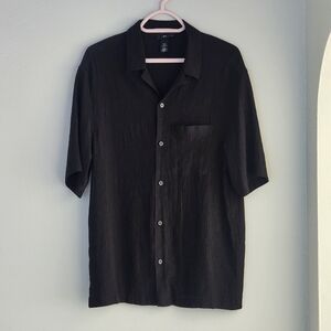 Men's H&M Black Waffle Resort Style Button Up Short Sleeve Shirt Medium